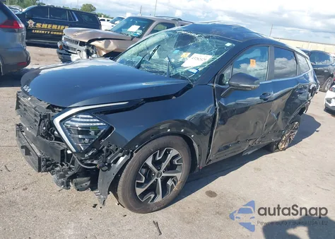 2025 Kia Sportage Ex z USA, uszkodzony, nr VIN KNDPV3DF5S7354025